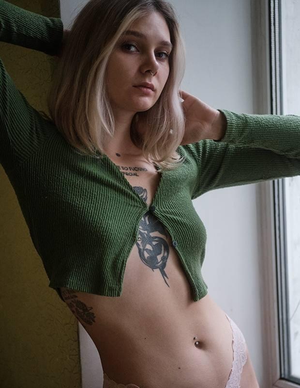 Елена привлекальеная девушка из Алмазной цена от 4000 руб