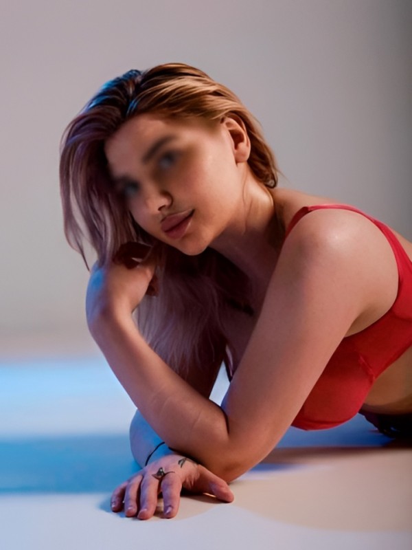 Наташа привлекательная девушка из Алмазной цена от 3000 руб