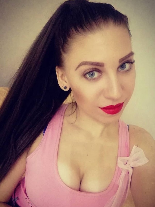 Лия привлекательная девушка из Алмазной цена от 3000 руб