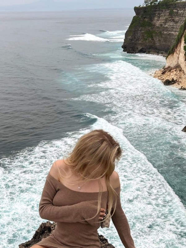 Ксения привлекательная девушка из Алмазной цена от 3000 руб