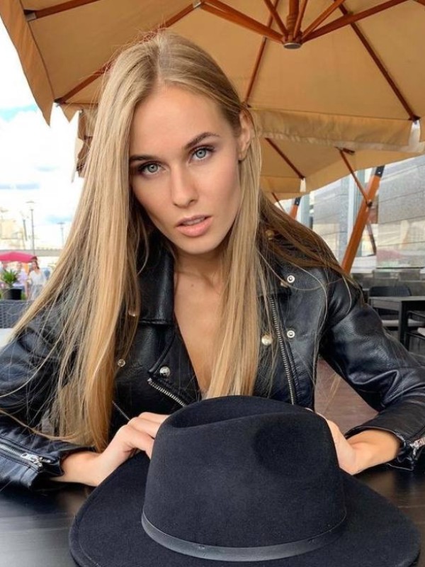 Алиса привлекательная девушка из Алмазной цена от 3500 руб